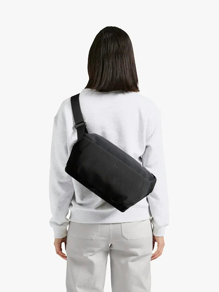 Venture Camera Sling- Deep Ocean Bellroy Backpacks