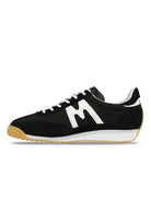 Mestari- Black/White Karhu