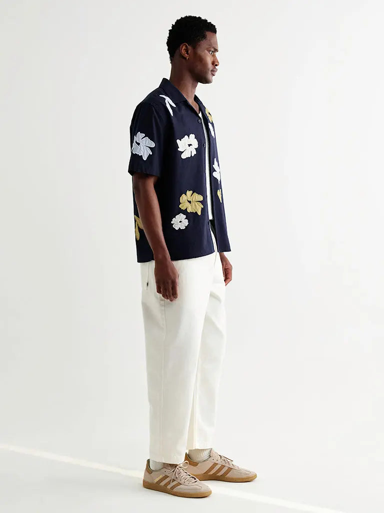 【Mサイズ】Oasis  LONDON, UK刺繍入り Wax London | Didcot- Navy Floral Applique – Eames NW